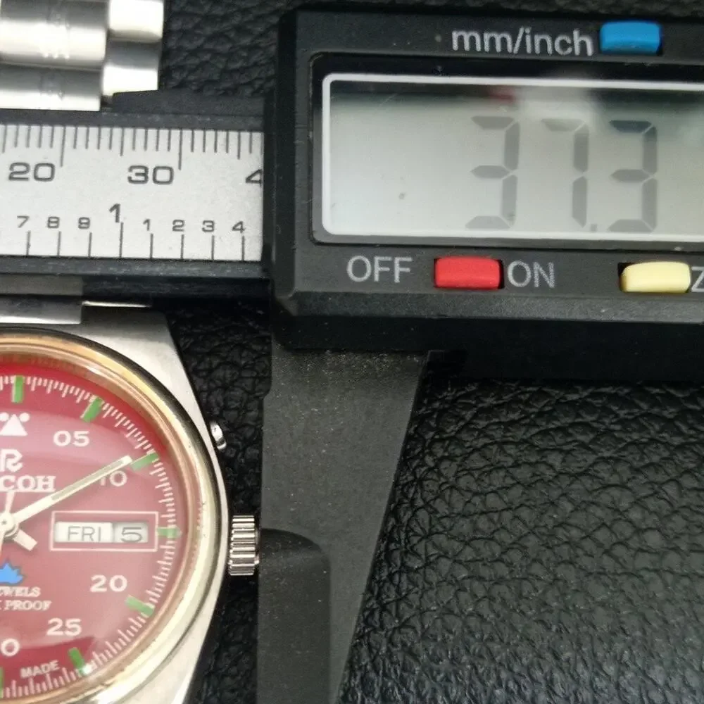 Vintage 1982 Ricoh Automatic Mens Silver Watch W/daydate & Red accents